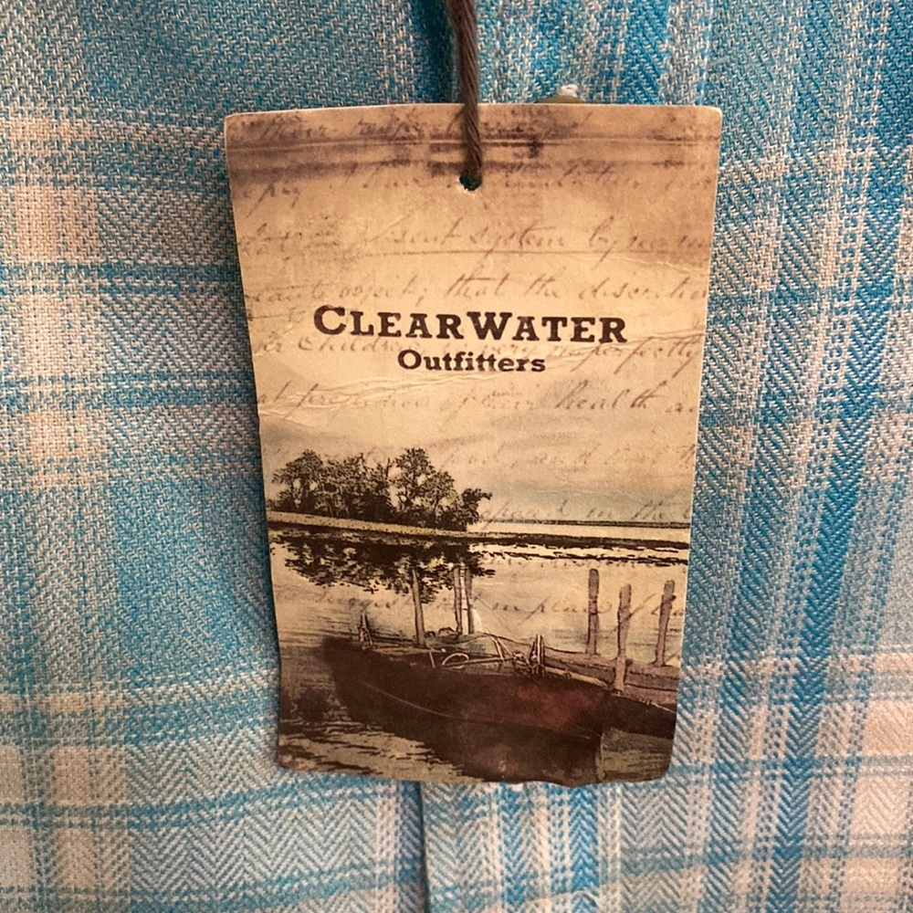 Clearwater Outfitters short sleeve button down - Picture 3 of 3